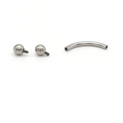 Piercing Barbell Curvo Titanio Rosca Interna