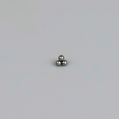 Piercing Trinity Liso em Titânio