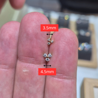 Piercing Trinity Mini em Titânio Dourado PVD com Zircônias - Imagem 2